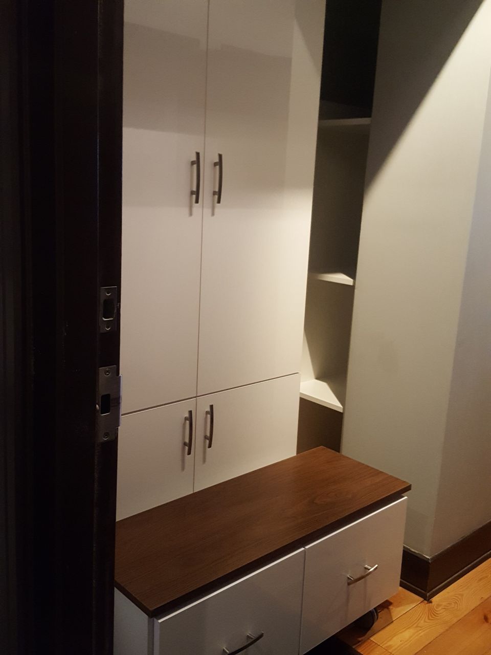 Mel Cabinet 2
